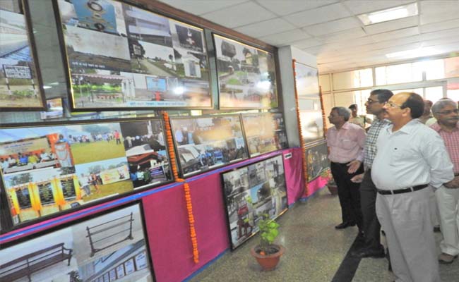 छत्तीसगढ: यात्रियों ने देखी प्लेटफार्म पर प्रदर्शनी छत्तीसगढ: यात्रियों ने देखी प्लेटफार्म पर प्रदर्शनी