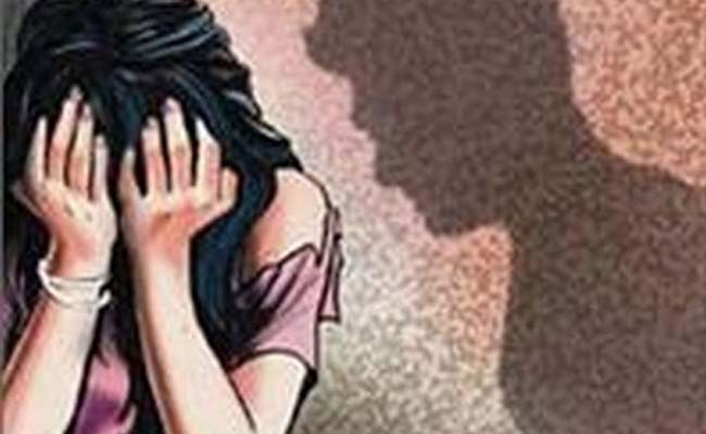 चलती बारात में किशोरी के साथ बलात्कार, और फिर.. चलती बारात में किशोरी के साथ बलात्कार, और फिर..