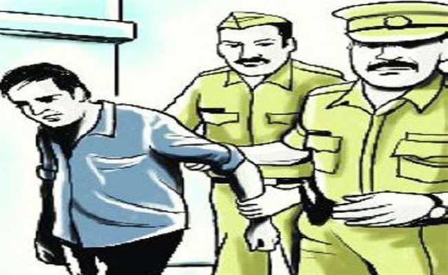 25 हजार का इनामी हिस्ट्रीशीटर मुठभेड़ में गिरफ्तार 25 हजार का इनामी हिस्ट्रीशीटर मुठभेड़ में गिरफ्तार