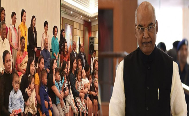 कोविंद ने ‘लीवर प्रत्यारोपण’ कराने वाले बच्चों के परिजनों से की मुलाकात कोविंद ने ‘लीवर प्रत्यारोपण’ कराने वाले बच्चों के परिजनों से की मुलाकात