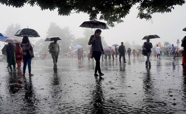 छत्तीसगढ़ के अधिकांश स्थानों पर अति भारी वर्षा की संभावना छत्तीसगढ़ के अधिकांश स्थानों पर अति भारी वर्षा की संभावना