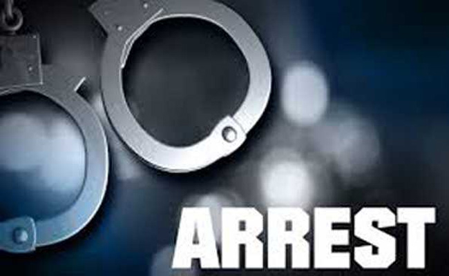 रायबरेली पुलिस ने किया दो इनामी बदमाशों को गिरफ्तार रायबरेली पुलिस ने किया दो इनामी बदमाशों को गिरफ्तार