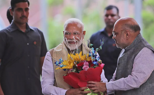 दिल्ली वालों ने फिर दिया मोदी का अपना 'दिल' दिल्ली वालों ने फिर दिया मोदी का अपना 'दिल'