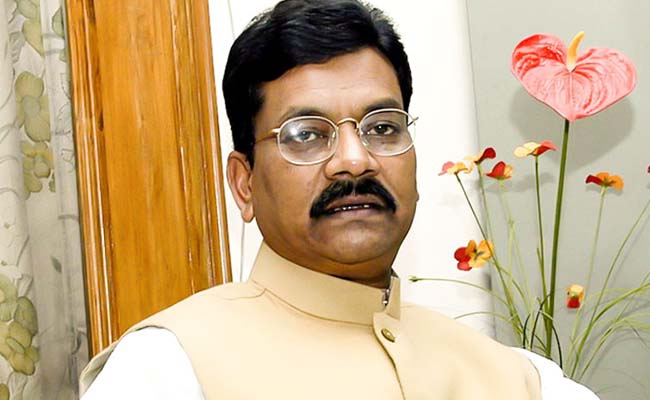पलायन करने वाले मजदूरो के लिए कानून बनाने पर सरकार बनाए कानून- महंत पलायन करने वाले मजदूरो के लिए कानून बनाने पर सरकार बनाए कानून- महंत