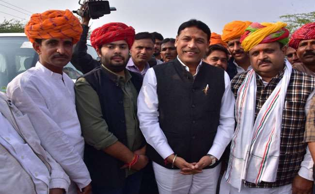 मालपुरा क्षेत्र की गोशालाओं को अनुदान वितरित : प्रमोद भाया मालपुरा क्षेत्र की गोशालाओं को अनुदान वितरित : प्रमोद भाया