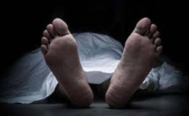 युवक का शव मिलने से सनसनी फैली युवक का शव मिलने से सनसनी फैली