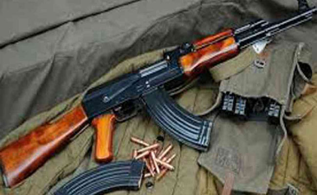 बंद मकान के बाहर मिली इंसास रायफल की मैगजीन बंद मकान के बाहर मिली इंसास रायफल की मैगजीन
