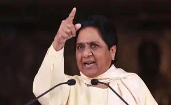 इस्तीफा दें योगी, यूपी में लागू हो राष्ट्रपति शासन : मायावती इस्तीफा दें योगी, यूपी में लागू हो राष्ट्रपति शासन : मायावती