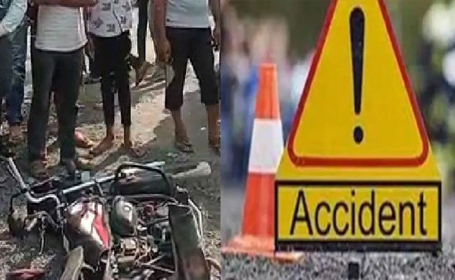 सड़क हादसे में महिला और उसके 3 बच्चों की मौत, CM से मृतकों के प्रति जताया शोक सड़क हादसे में महिला और उसके 3 बच्चों की मौत, CM से मृतकों के प्रति जताया शोक