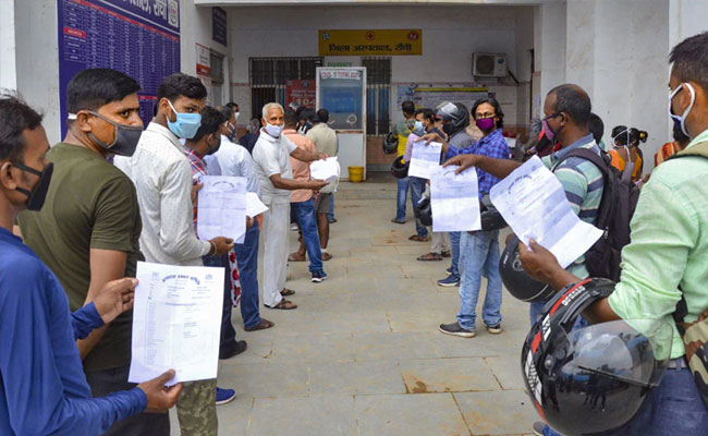 कोरोना गाइडलाइन का उल्लंघन करने वालों पर जुर्माना कोरोना गाइडलाइन का उल्लंघन करने वालों पर जुर्माना
