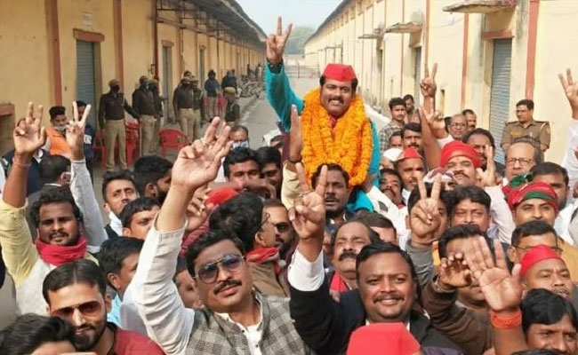 भाजपा को झटका, वाराणसी में एमएलसी की दूसरी सीट भी सपा ने जीती भाजपा को झटका, वाराणसी में एमएलसी की दूसरी सीट भी सपा ने जीती