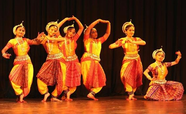 महोबा के लोक नर्तक करेंगे ट्रंप का स्वागत महोबा के लोक नर्तक करेंगे ट्रंप का स्वागत
