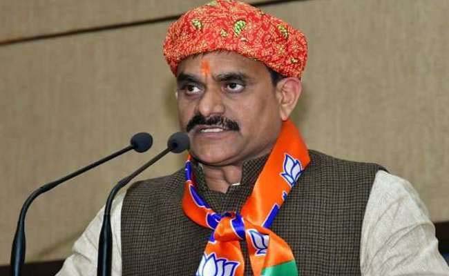 विष्णुदत्त शर्मा ने की डॉक्टरों और पैरामेडिकल स्टॉफ पर हमले की निंदा विष्णुदत्त शर्मा ने की डॉक्टरों और पैरामेडिकल स्टॉफ पर हमले की निंदा