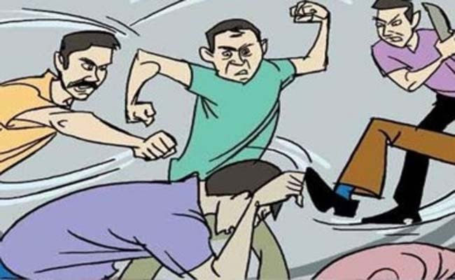 कोरोना वायरस फैलाने के शक में महबूब के साथ मारपीट करने वाले तीन आरोपी गिरफ्तार कोरोना वायरस फैलाने के शक में महबूब के साथ मारपीट करने वाले तीन आरोपी गिरफ्तार