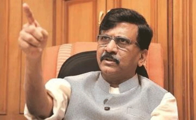 नमस्ते ट्रंप कार्यक्रम के कारण फैला कोरोना : राउत नमस्ते ट्रंप कार्यक्रम के कारण फैला कोरोना : राउत