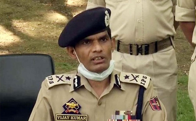 भाजपा नेता हत्या: आईजी ने माना सुरक्षा में हुई चूक, 10 पुलिसकर्मी हिरासत में भाजपा नेता हत्या: आईजी ने माना सुरक्षा में हुई चूक, 10 पुलिसकर्मी हिरासत में