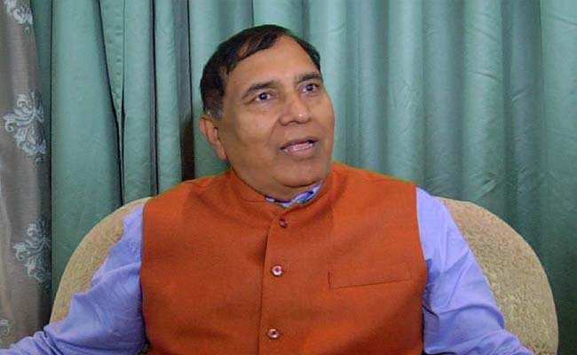 मकानों को जबरन भगवा रंग में रंगवा रही है भाजपा : वासुदेव मकानों को जबरन भगवा रंग में रंगवा रही है भाजपा : वासुदेव
