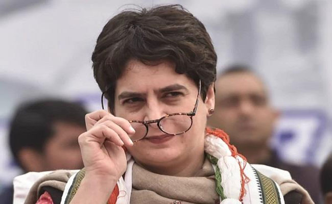 प्रियंका के हाथ में पार्टी की डोर, खुद ने सियासी भूचाल को सुलझाने की ली जिम्मेदारी प्रियंका के हाथ में पार्टी की डोर, खुद ने सियासी भूचाल को सुलझाने की ली जिम्मेदारी