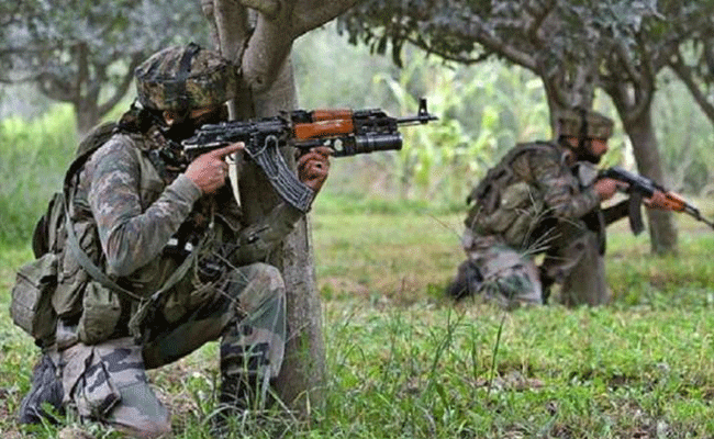 पुलवामा में सुरक्षाबलों और आतंकवादियों के बीच मुठभेड़ पुलवामा में सुरक्षाबलों और आतंकवादियों के बीच मुठभेड़