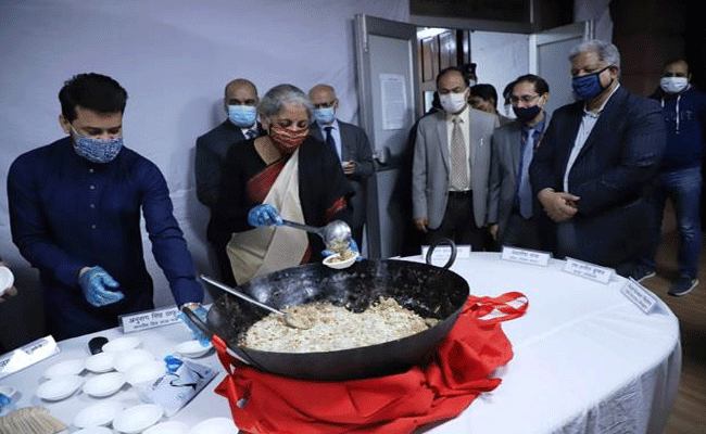 हलवा रस्म का आयोजन, पहली बार पेपरलेस होगा बजट हलवा रस्म का आयोजन, पहली बार पेपरलेस होगा बजट