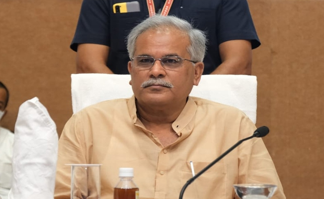 कानून व्यवस्था को बनाए रखने के लिए सोशल मीडिया पर उचित पर्यवेक्षण जरूरी: भूपेश कानून व्यवस्था को बनाए रखने के लिए सोशल मीडिया पर उचित पर्यवेक्षण जरूरी: भूपेश