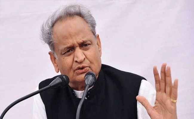 केरल और महाराष्ट्र से आने वाले यात्रियों के लिए नेगेटिव रिपोर्ट जरूरी : गहलोत केरल और महाराष्ट्र से आने वाले यात्रियों के लिए नेगेटिव रिपोर्ट जरूरी : गहलोत