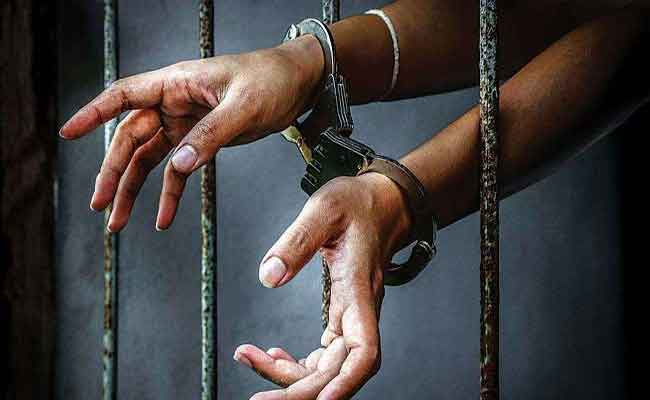 इटावा में सभासद के भाई हत्याकांड का खुलासा, तीन गिरफतार इटावा में सभासद के भाई हत्याकांड का खुलासा, तीन गिरफतार