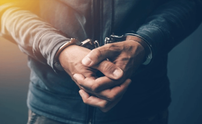 मास्क न लगाने पर काटा चालान तो ट्रैफिक पुलिस को ही देने लगा गाली, जानें फिर क्या हुआ मास्क न लगाने पर काटा चालान तो ट्रैफिक पुलिस को ही देने लगा गाली, जानें फिर क्या हुआ