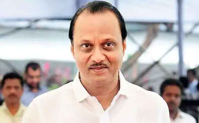 महाराष्ट्र के उप मुख्यमंत्री ने लोगों से की सभी प्रतिबंधों का पालन करने की अपील महाराष्ट्र के उप मुख्यमंत्री ने लोगों से की सभी प्रतिबंधों का पालन करने की अपील