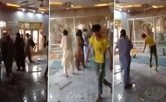 पाकिस्तान में हिंदू मंदिर में तोड़फोड़, मोदी सरकार सख्त; PAK उच्चायोग के डिप्टी को समन पाकिस्तान में हिंदू मंदिर में तोड़फोड़, मोदी सरकार सख्त; PAK उच्चायोग के डिप्टी को समन